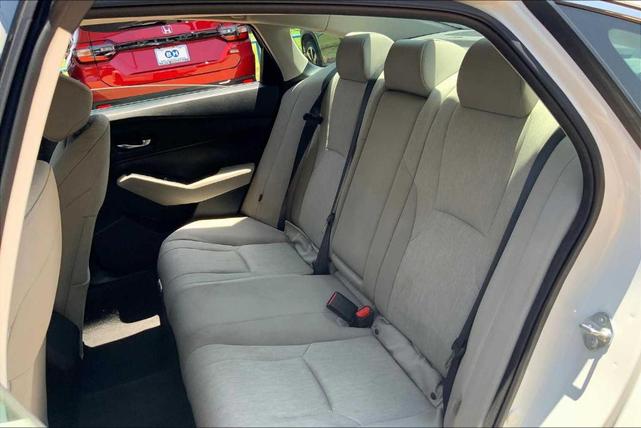 Photo of 2023 Platinum White Pearl Honda Accord