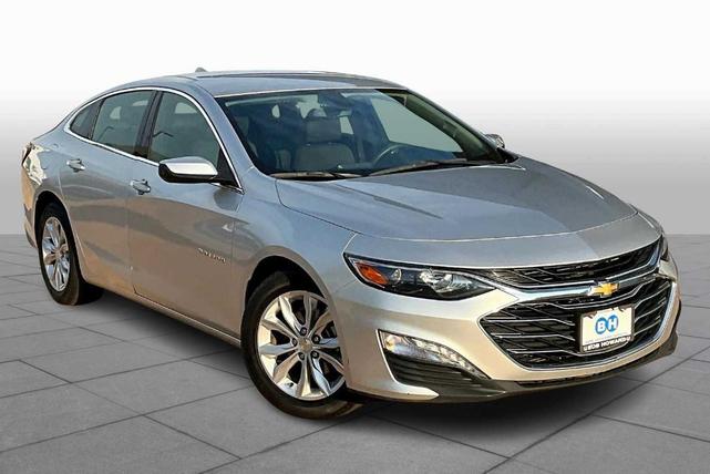 Photo of 2021 Silver Ice Metallic Chevrolet Malibu