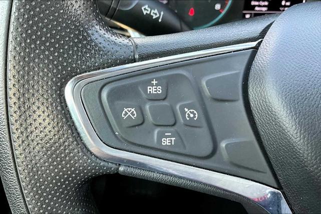 Photo of 2021 Silver Ice Metallic Chevrolet Malibu