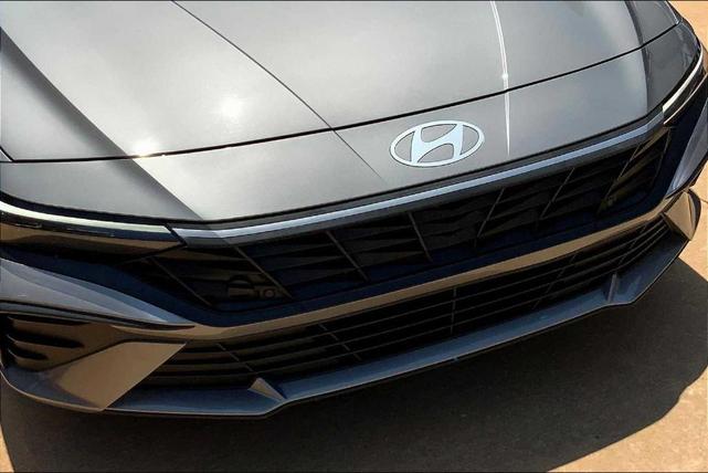 Photo of 2024 Metal Hyundai ELANTRA