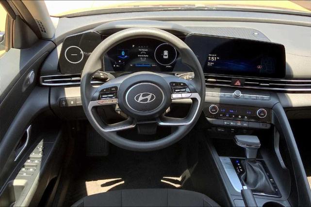 Photo of 2024 Metal Hyundai ELANTRA