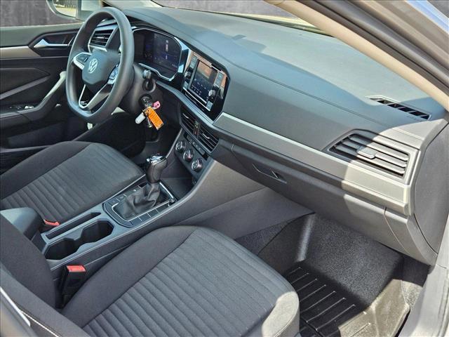 Photo of 2022 Pyrite Silver Metallic Volkswagen Jetta