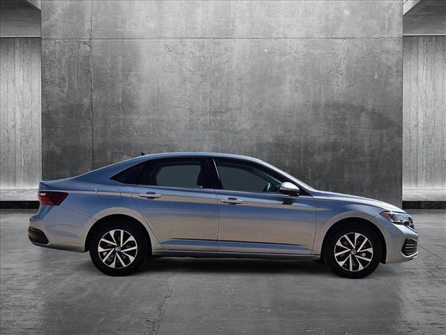 Photo of 2022 Pyrite Silver Metallic Volkswagen Jetta