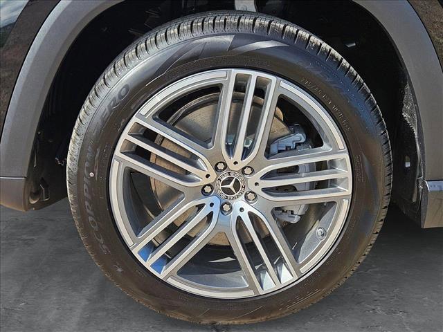 Photo of 2025 Obsidian Black Metallic Mercedes-Benz GLS 450
