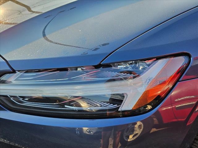 Photo of 2020 Denim Blue Metallic Volvo S60