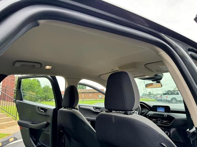Photo of 2020 Gray Ford Escape