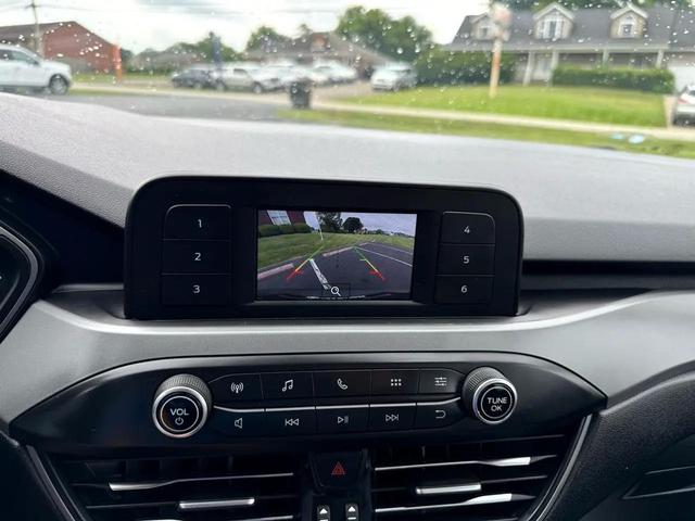 Photo of 2020 Gray Ford Escape