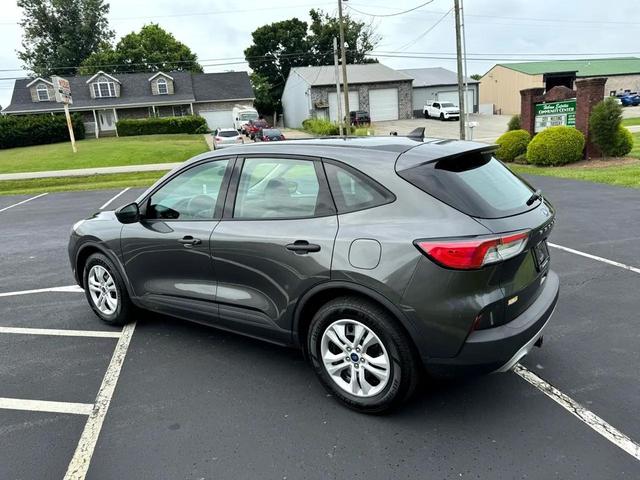 Photo of 2020 Gray Ford Escape