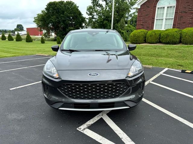 Photo of 2020 Gray Ford Escape