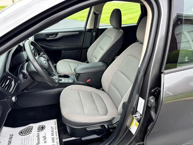 Photo of 2020 Gray Ford Escape