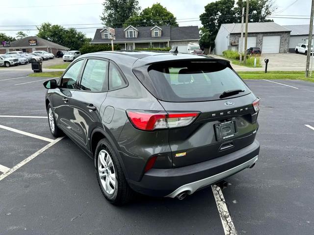 Photo of 2020 Gray Ford Escape