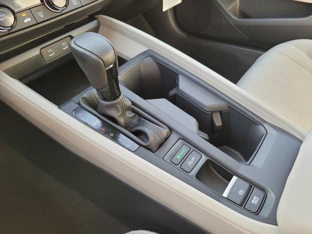 Photo of 2025 Platinum White Pearl Honda Accord