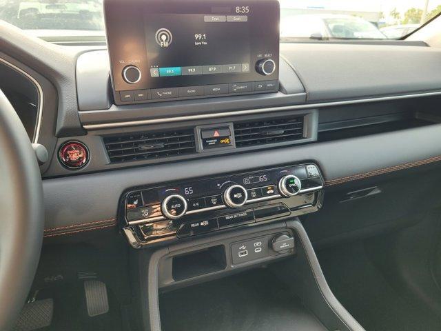 Photo of 2025 Platinum White Pearl Honda Pilot