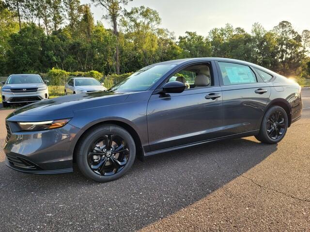 Photo of 2025 Meteorite Gray Metallic Honda Accord