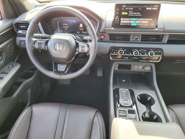 Photo of 2025 Crystal Black Pearl Honda Pilot