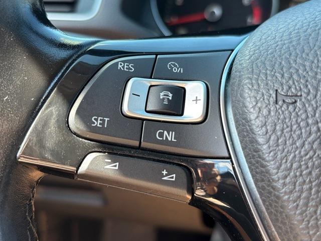 Photo of 2017 Platinum Gray Metallic Volkswagen Passat
