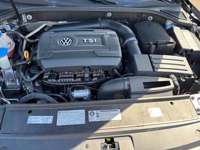 Photo of 2017 Platinum Gray Metallic Volkswagen Passat