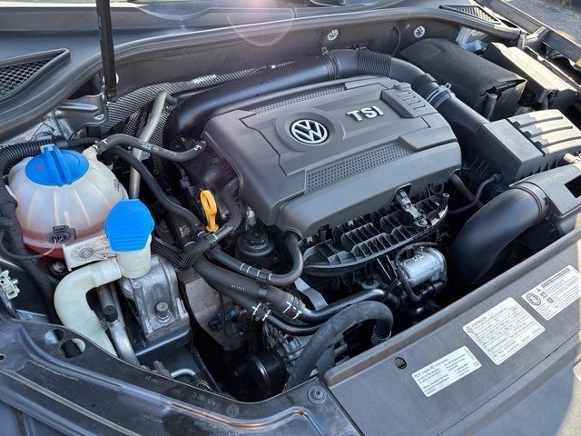 Photo of 2017 Platinum Gray Metallic Volkswagen Passat