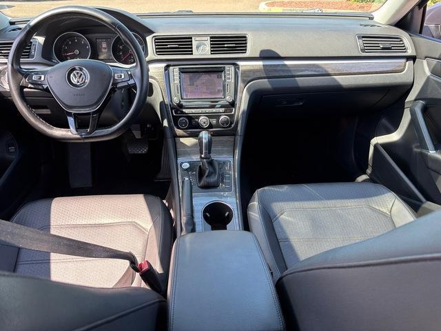 Photo of 2017 Platinum Gray Metallic Volkswagen Passat
