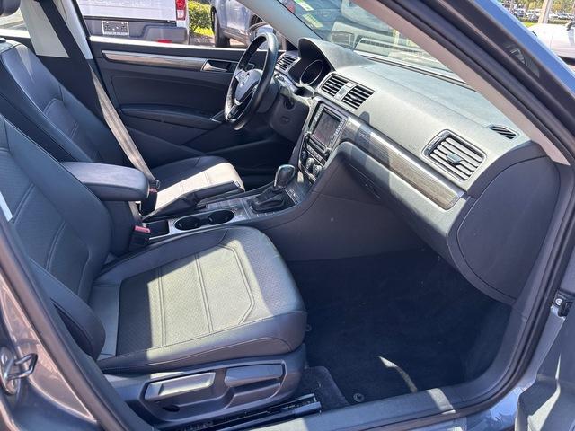 Photo of 2017 Platinum Gray Metallic Volkswagen Passat