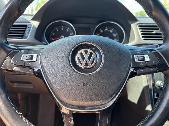 Photo of 2017 Platinum Gray Metallic Volkswagen Passat