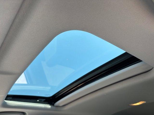 Photo of 2022 Lunar Silver Metallic Honda CR-V