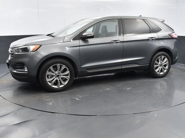 Photo of 2024 Carbonized Gray Metallic Ford Edge