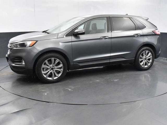 Photo of 2024 Carbonized Gray Metallic Ford Edge