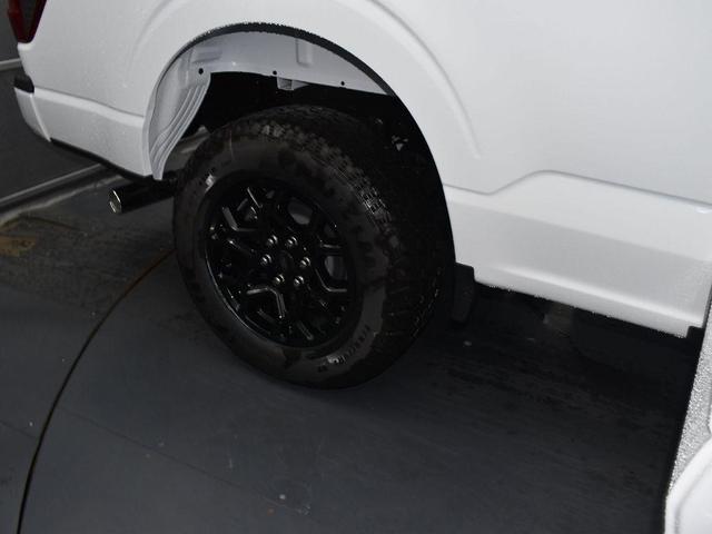 Photo of 2025 Oxford White Ford F-150