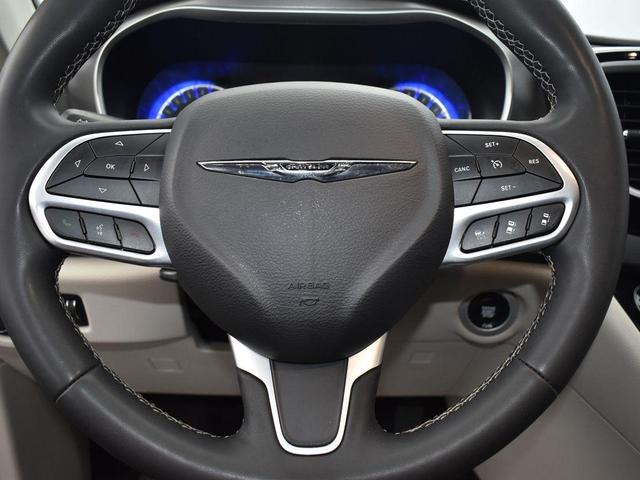 Photo of 2023 Velvet Red Pearlcoat Chrysler Pacifica