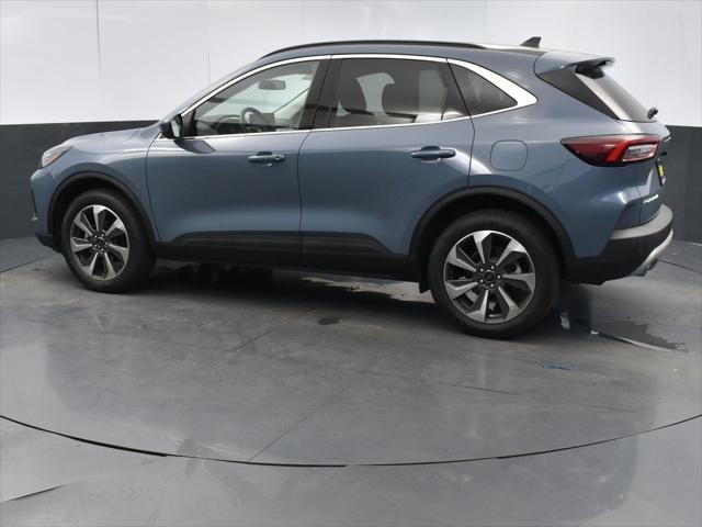Photo of 2024 Vapor Blue Ford Escape