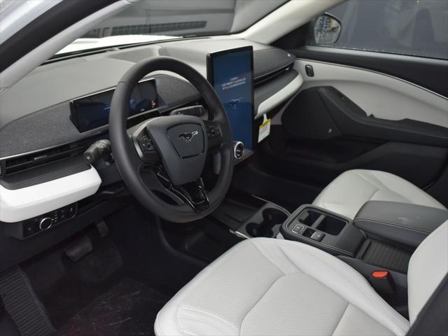 Photo of 2025 Star White Metallic Tri-Coat Ford Mustang Mach-E