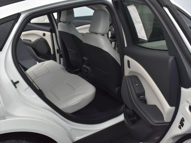 Photo of 2025 Star White Metallic Tri-Coat Ford Mustang Mach-E