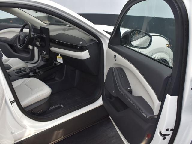 Photo of 2025 Star White Metallic Tri-Coat Ford Mustang Mach-E