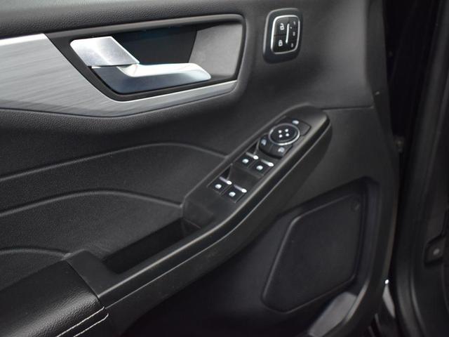 Photo of 2024 Black Metallic Ford Escape