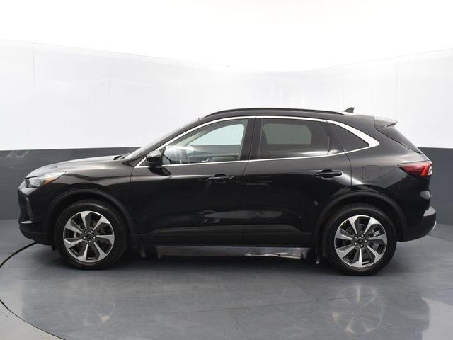Photo of 2024 Black Metallic Ford Escape