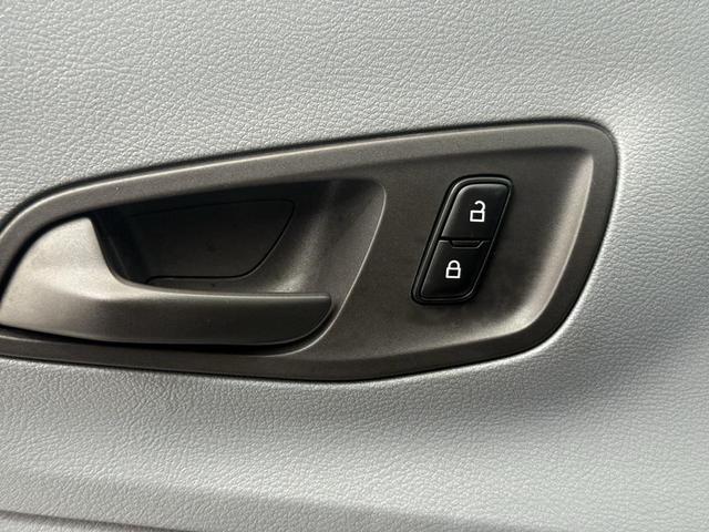 Photo of 2019 Oxford White Ford Transit-350