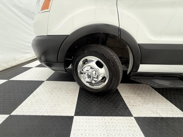 Photo of 2019 Oxford White Ford Transit-350