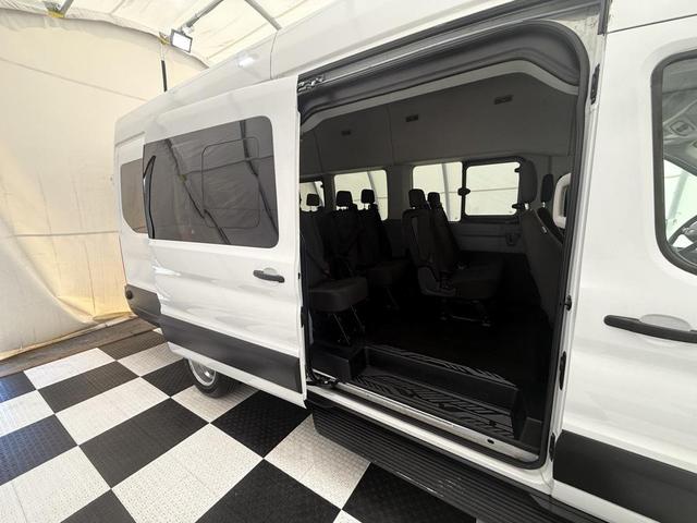 Photo of 2019 Oxford White Ford Transit-350