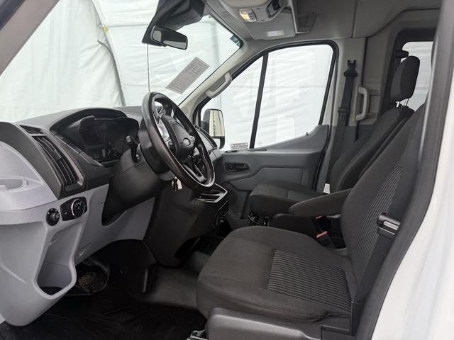 Photo of 2019 Oxford White Ford Transit-350