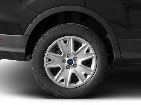 Photo of 2014 White Platinum Tricoat Ford Escape