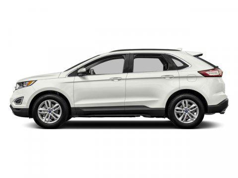 Photo of 2018 White Platinum Metallic Tri-Coat Ford Edge