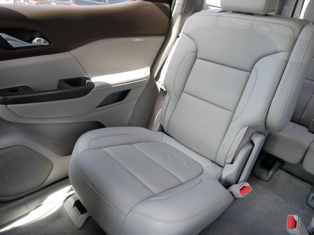 Photo of 2021 Summit White GMC Acadia