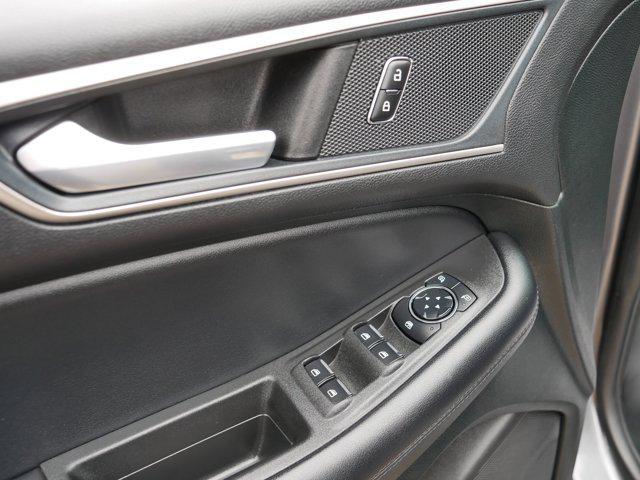 Photo of 2023 Carbonized Gray Metallic Ford Edge