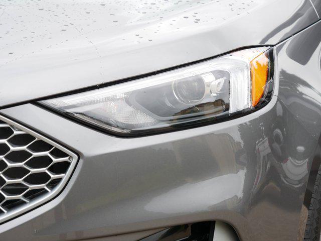 Photo of 2023 Carbonized Gray Metallic Ford Edge