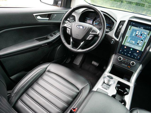 Photo of 2023 Carbonized Gray Metallic Ford Edge