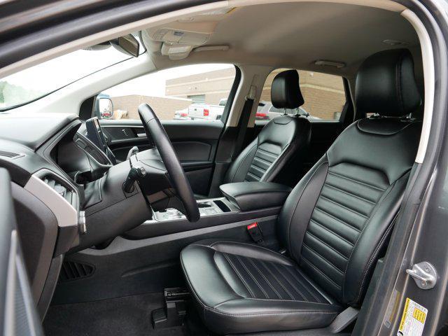 Photo of 2023 Carbonized Gray Metallic Ford Edge