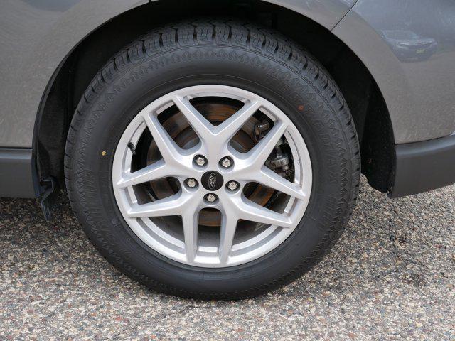 Photo of 2023 Carbonized Gray Metallic Ford Edge
