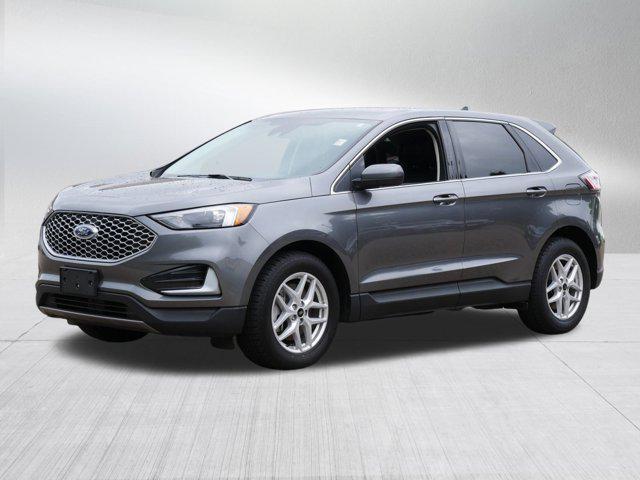 Photo of 2023 Carbonized Gray Metallic Ford Edge