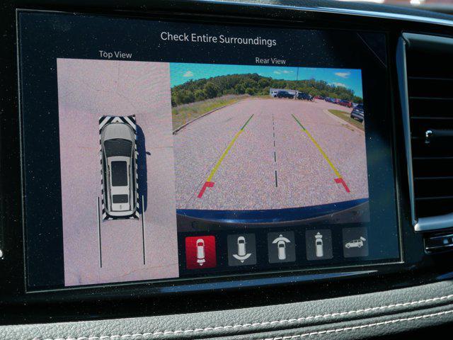 Photo of 2025 Diamond Black Crystal Pearlcoat Chrysler Pacifica